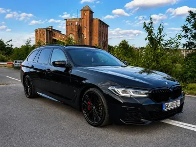 Gebraucht BMW 530 Performance 286 PS (210 kW) 2021 Schwarz Kombi