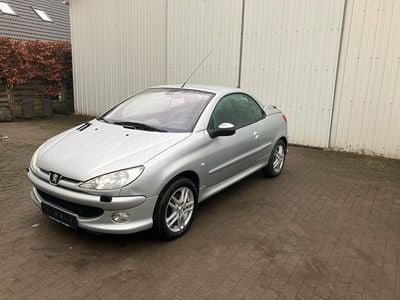Gebraucht Peugeot 206 CC 110 PS (80 kW) 2006 Silber Cabrio