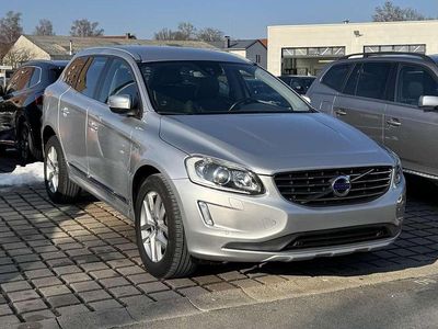 Silber Gebraucht 2016 Volvo XC60 Summum SUV | 16.999 € (Fairer Preis)