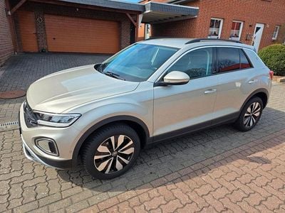 Second-hand VW T-Roc Move 150 CP (110 kW) 2023 Argintiu SUV