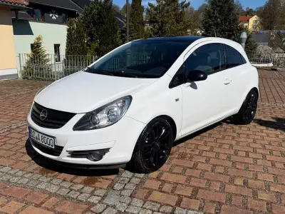 Usado Opel Corsa Innovation 60 HP (44 kW) 2009 Branco Citadino