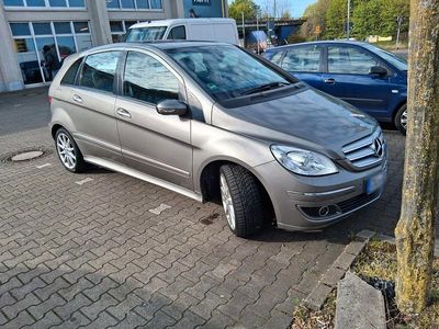 Usata Mercedes 200 136 CV (100 kW) 2007 Beige Utilitaria