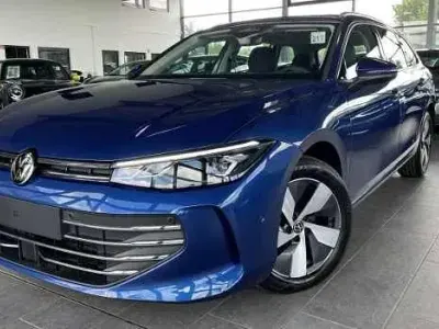 Gebraucht VW Passat Business 150 PS (110 kW) 2025 Blau metallic Kombi