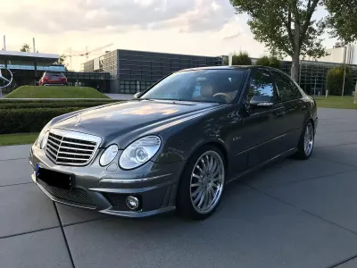 Gebraucht Mercedes E63 AMG AMG 514 PS (378 kW) 2006 Grau Limousine