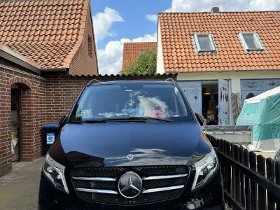 Gebraucht Mercedes V300 Avantgarde Edition 239 PS (175 kW) 2022 Van / Kleinbus