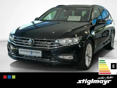Gebraucht VW Passat Business 200 PS (147 kW) 2023 Deep black perleffekt Kombi