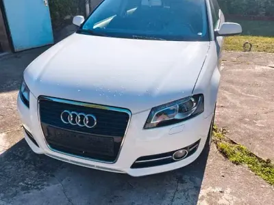 Gebraucht Audi A3 Attraction 125 PS (91 kW) 2011 Weiß Kleinwagen