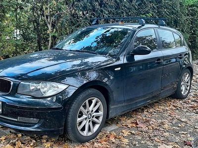 Gebraucht BMW 116 122 PS (89 kW) 2009 Schwarz Kleinwagen