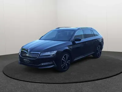 Gebraucht Skoda Superb LAURIN & KLEMENT 272 PS (200 kW) 2021 Schwarzmagic perleffekt Kombi