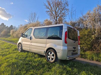 Gebraucht Opel Vivaro 114 PS (83 kW) 2006 Silber Van / Kleinbus