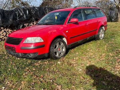 Rot Gebraucht 2001 VW Passat Kombi | 2.599 € (Fairer Preis)