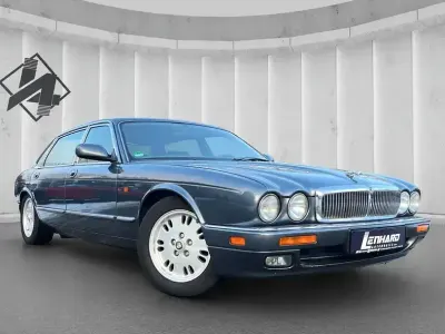Gebraucht Jaguar X300 241 PS (177 kW) 1996 Blau Limousine
