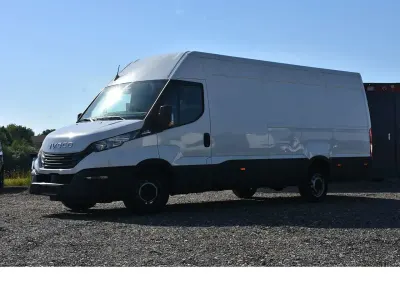 Gebraucht Iveco Daily 156 PS (114 kW) 2024 Weiß Van / Kleinbus