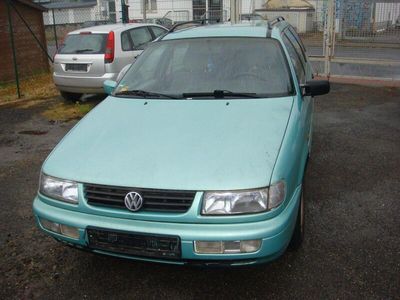 Gebraucht VW Passat 90 PS (66 kW) 1993 Grün Kombi