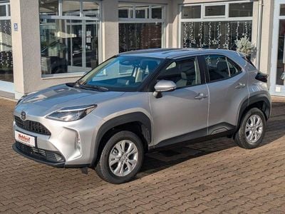 Neu Toyota Yaris Cross Edition 116 PS (85 kW) 2025 Silber SUV