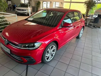 Gebraucht VW Polo Style 95 PS (69 kW) 2022 Rot Kleinwagen