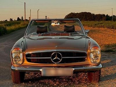 Gebraucht Mercedes 230 150 PS (110 kW) 1966 Gold Cabrio