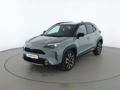 Gebraucht Toyota Yaris Cross Edition 131 PS (96 kW) 2024 Grau SUV