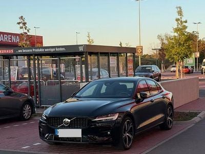 Gebraucht Volvo S60 Ultimate 250 PS (183 kW) 2023 Schwarz Limousine