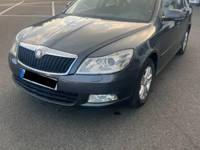Gebraucht Skoda Octavia 105 PS (77 kW) 2010 Grau Kombi