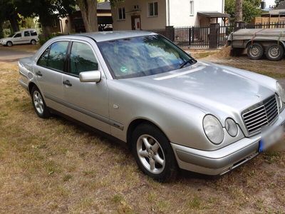 Mercedes E240