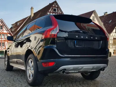 Używany Volvo XC60 Momentum 163 KM (119 kW) 2013 Czarny SUV