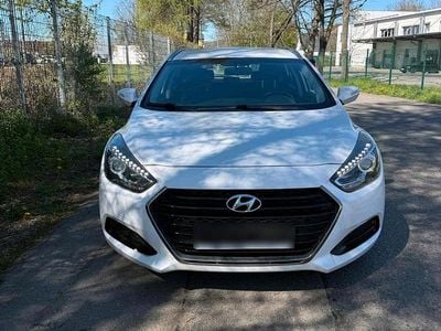 Usata Hyundai i40 136 CV (100 kW) 2015 Bianco Station wagon