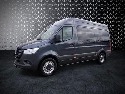 Grau Gebraucht 2023 Mercedes Sprinter Van | 68.480 €
