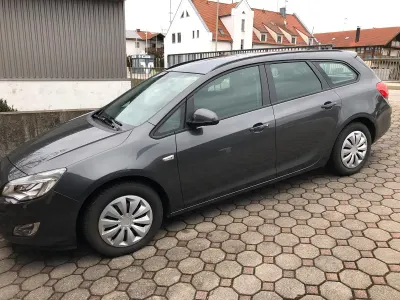Gebraucht Opel Astra 120 PS (88 kW) 2011 Grau Kombi
