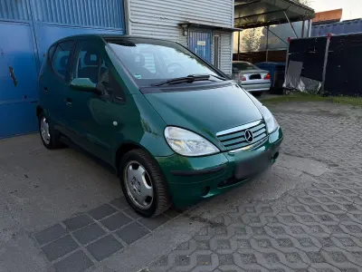 Gebraucht Mercedes A160 Elegance 102 PS (75 kW) 1999 Grün Van / Kleinbus