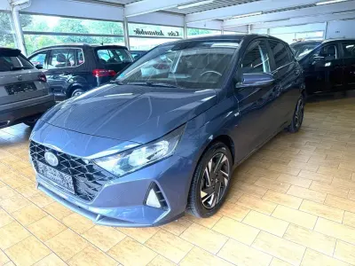 Gebraucht Hyundai i20 101 PS (74 kW) 2022 Grau Kleinwagen
