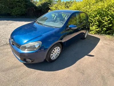 Gebraucht VW Golf VI 90 PS (66 kW) 2010 Blau Kleinwagen