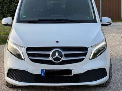 Mercedes V220