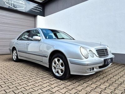 Second-hand Mercedes E240 Classic 170 CP (125 kW) 2001 Argintiu Berlinǎ