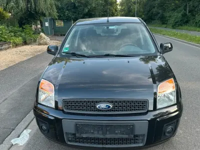 Gebraucht Ford Fusion 80 PS (58 kW) 2012 Schwarz Kleinwagen