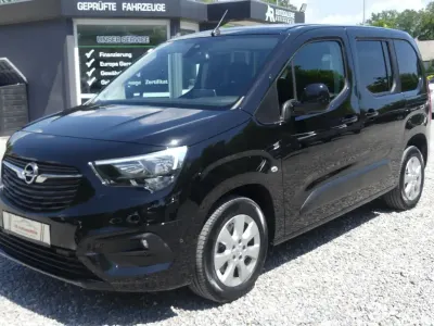 Gebraucht Opel Combo 131 PS (96 kW) 2021 Schwarz Van / Kleinbus