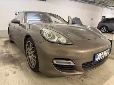 Second-hand Porsche Panamera Turbo 500 CP (367 kW) 2010 Maro Berlinǎ