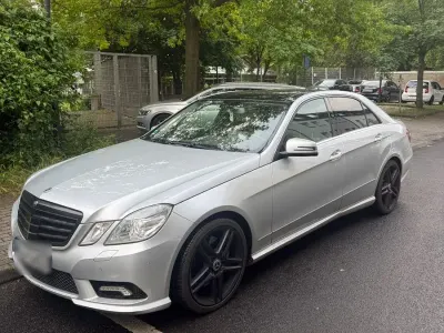 Gebraucht Mercedes E500 AMG 387 PS (284 kW) 2010 Silber Limousine