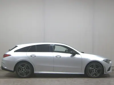 Gebraucht Mercedes CLA250 Shooting Brake AMG line 224 PS (164 kW) 2023 Iridium silber metallic Kombi