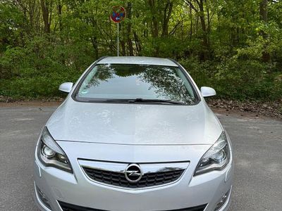 Usado Opel Astra Sport 125 HP (91 kW) 2011 Prateado Carrinha