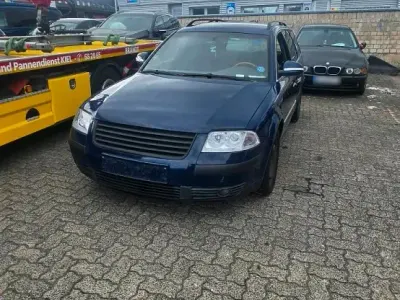 Gebraucht VW Passat 131 PS (96 kW) 2005 Blau Kombi
