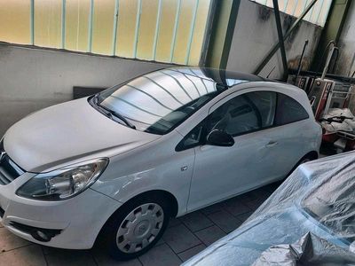 Używany Opel Corsa 90 KM (66 kW) 2009 Biały Hatchback