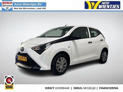 Second-hand Toyota Aygo 72 CP (52 kW) 2021 Alb Hatchback