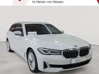 Gebraucht BMW 530 Luxury Line 286 PS (210 kW) 2022 Alpinweiss uni Kombi