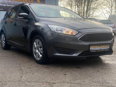 Gebraucht Ford Focus Ambiente 101 PS (74 kW) 2016 Grau Limousine