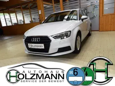 Usado Audi A3 Comfort 116 HP (85 kW) 2019 Branco Sedan