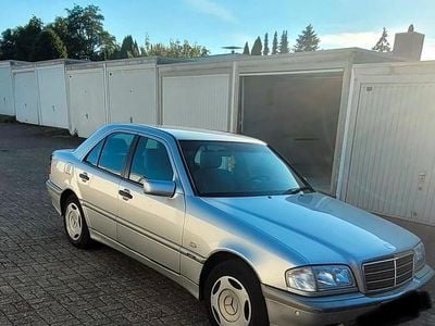 Mercedes C180