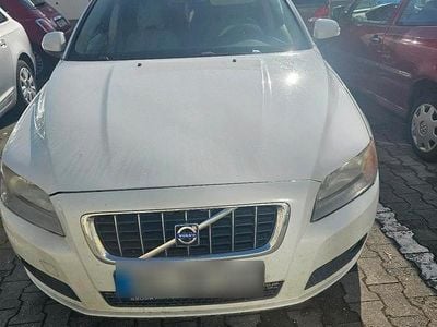 Begagnad Volvo V70 136 HK (100 kW) 2009 Vit Kombi