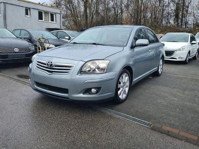 Usata Toyota Avensis Sol 129 CV (94 kW) 2009 Argento Berlina