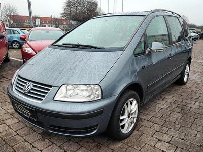 Grau Gebraucht 2009 VW Sharan Van / Kleinbus | 7.250 € (Teuer)